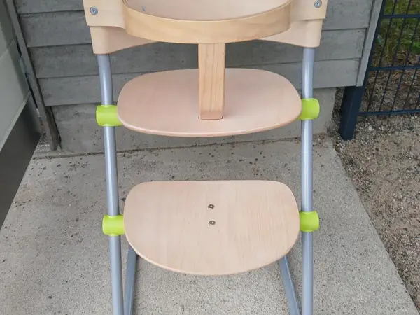 Säädettävät syöttötuolit