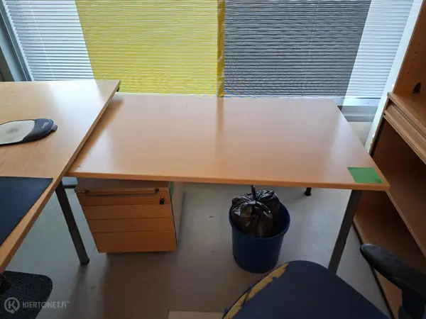Sivupöytä puu/metalli