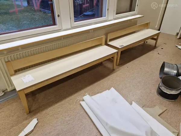 Lasten penkit 2 kpl (nro 176) tila 1. Sali