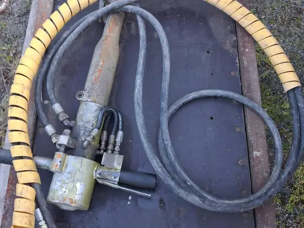 Hydraulinen iskuvasara