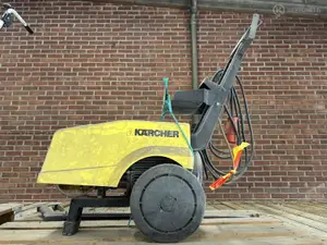 KÄRCHER painepesuri varaosiksi (nro 24) tila V Halli
