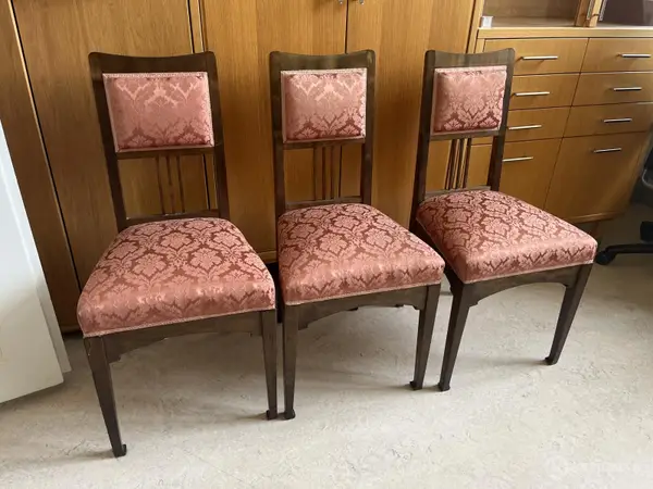 Antiikkiset tuolit 3 kpl (nro 487) tila 3. krs 3