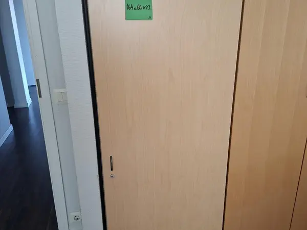 Isku vaatekaappi