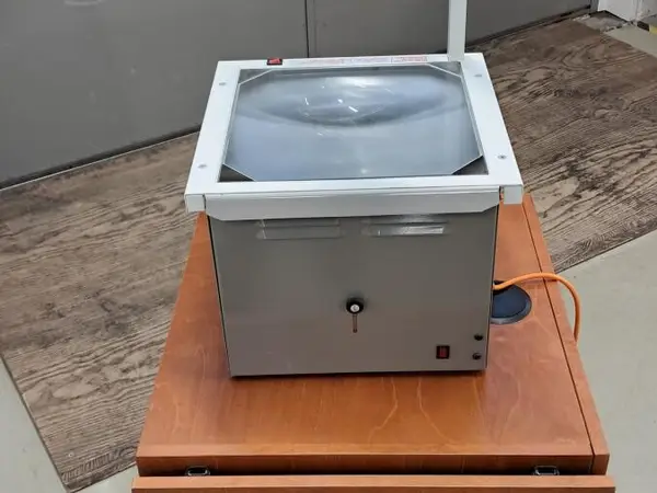 Piirtoheitin + alusta (nro 1279)