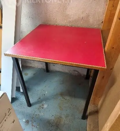 Pöytiä 2 kpl