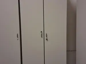 Iskun kaappeja 2 kpl