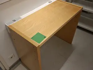 Sivupöytä puinen