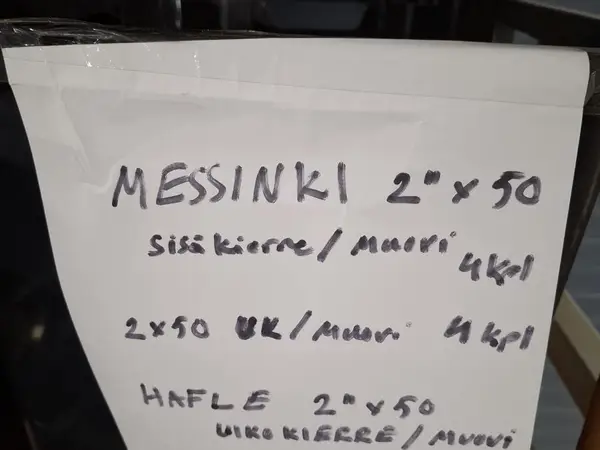 Hausjärven vesihuoltolaitokselta yli jääneitä tarvikkeita, Laatikko 21
