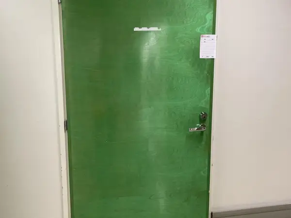 Ovi (nro 181) tila E1 Teho ja valvonta 015