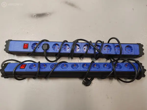 Jatkojohto 3m,10 liitäntää 2kpl (erä4)