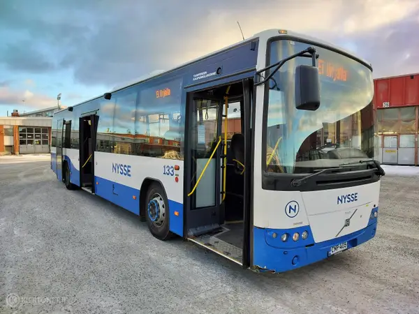 Vielä yksi: Volvo 8707RLE, 2009, 7,1l