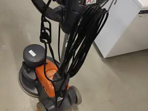 Lattianhoitokone