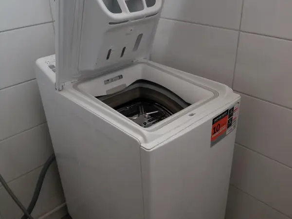 Pyykinpesukone, imuri ja keittiökodinkoneet