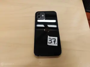 Apple iPhone 12 älypuhelin (nro 37.)