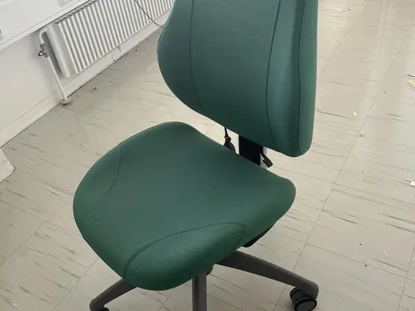 Isku työtuoli (nro 26) tila 1 krs. 108