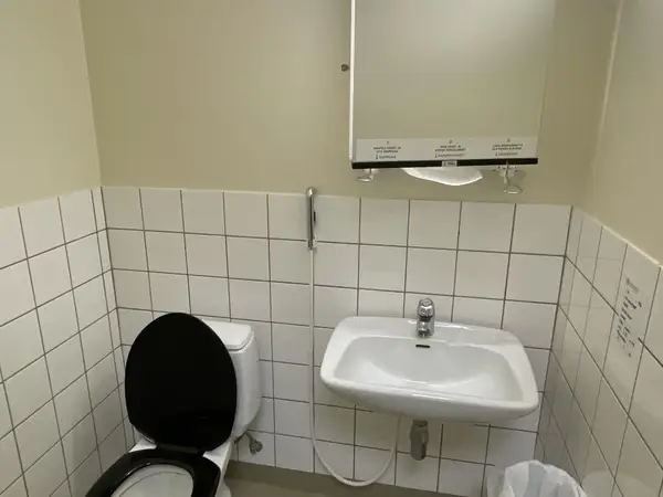 WC-kalusteet (nro 79) tila F1 Fysiologia 027