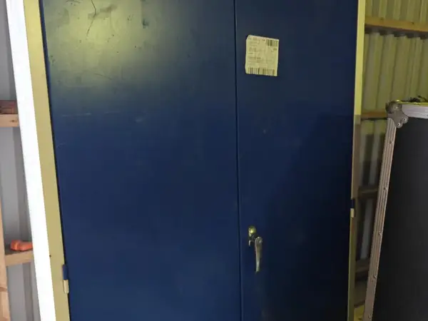Hyllykaappi
