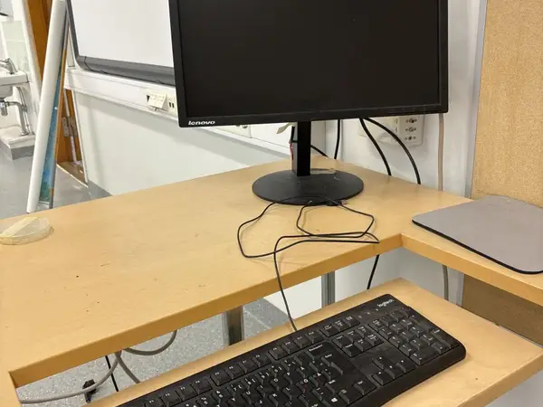 Lenovo näyttö + Logitech näppäimistö (nro 302) tila K3 3