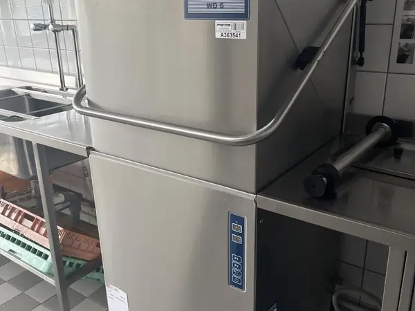 Metos Astianpesukone (nro 71) tila 1 krs. Keittiö