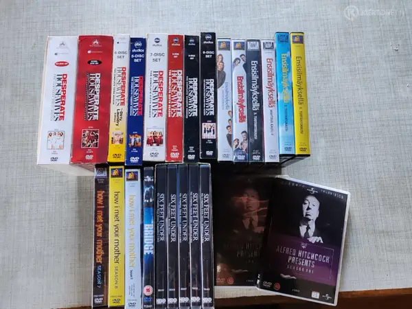 DVD-julkaisuja laatikko. nro PR 17