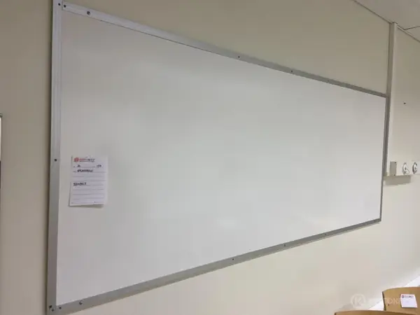 VALKOTAULU (nro 16) tila E2 Kipupoliklinikka 150