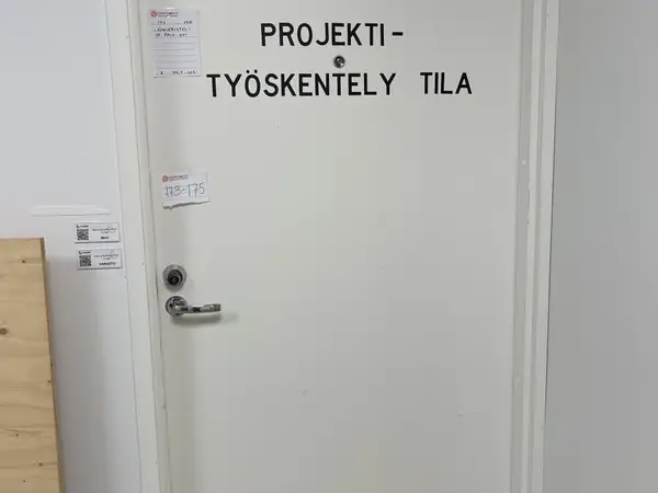 Äänieristys- ja palo-ovi (nro 173) tila F2 Yhtymähallinto 030