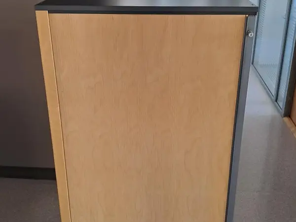 hyllykaappi