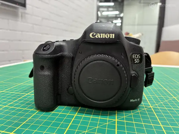 Canon EOS 5D Mark III
