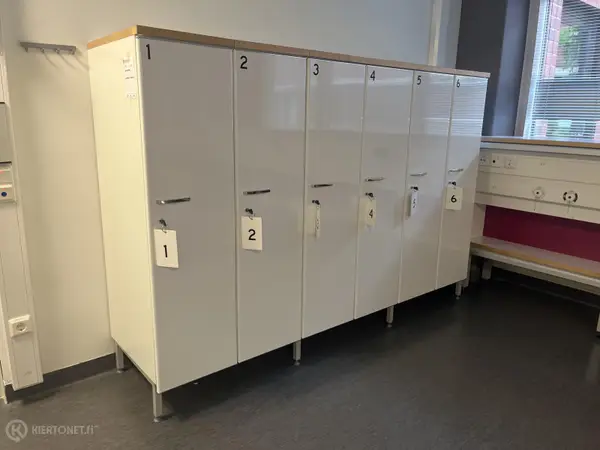 Pukukaapit (nro 212) tila E1 Röntgen 174
