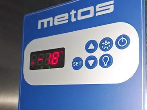 Metos RST kaappipakastin 70cm leveä