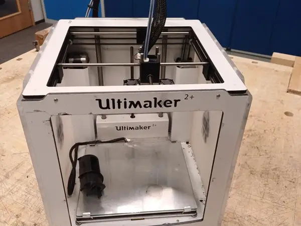 3D-tulostin (Ultimaker 2+) #4