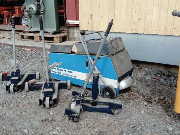 Renkaiden tasapainotuslaite