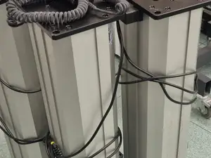 Linak nostojalat 4kpl ja ohjain