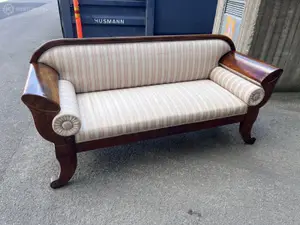 Biedermeier-tyylinen sohva (nro 302) tila 0 5
