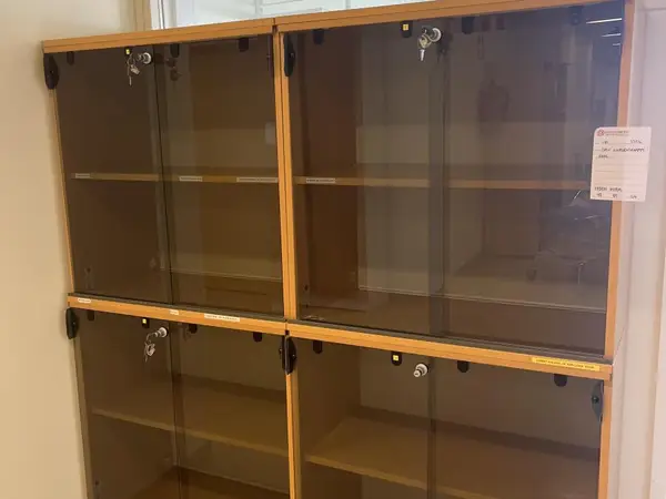 ISKU liukuovikaappi 2kpl (nro 181) tila E2 Kuulokeskus 135K