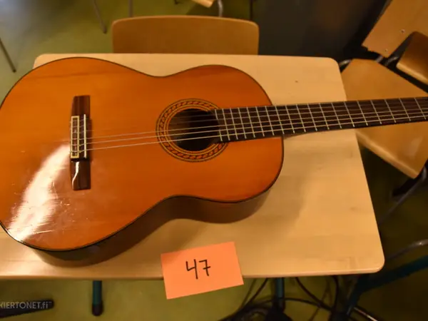 Akustinen kitara, nylon