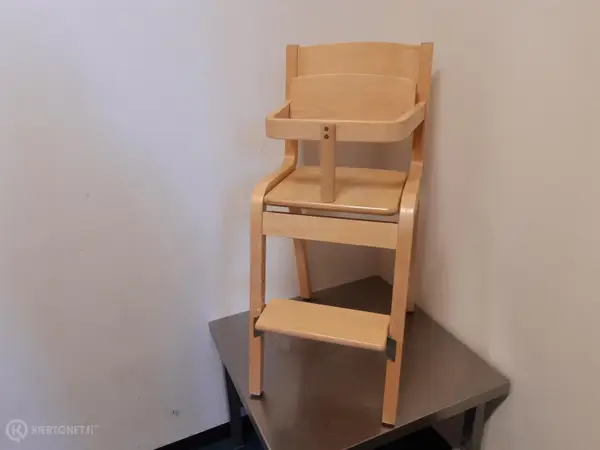 Syöttötuoli n:ro 407
