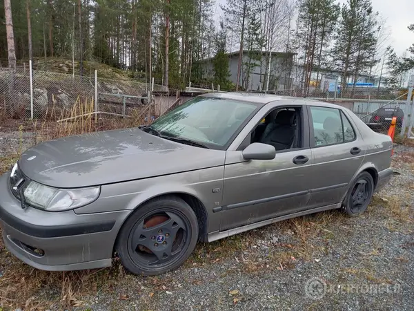 Myydään varaosiksi Saab 9-5 Aero