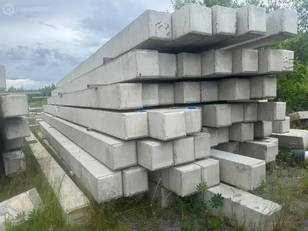 Betonipalkkeja noin 140-150 kpl (erä 15.)
