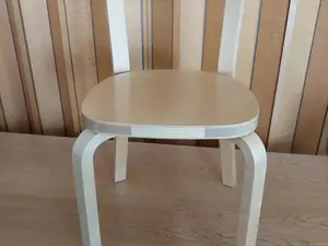 Kuvan mukaiset Artek-tuolit 12 kpl