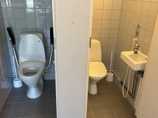 WC-kalusteet (nro 43) tila 1 krs. AulaWC