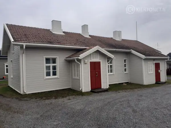 Myydään hirsirunkoinen entinen asuinrakennus purettavaksi ja poissiirrettäväksi