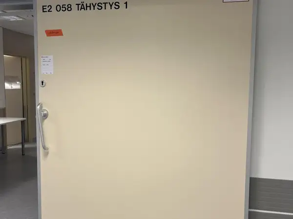 Sähköinen liukuovi (nro 353) tila E2 ortopedia 058
