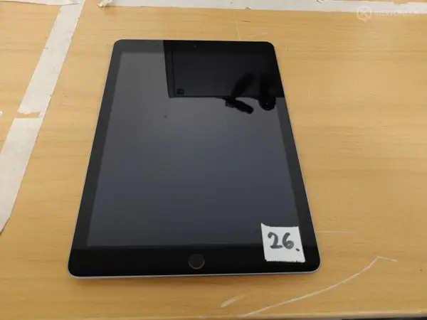 iPad (5. sukupolvi) Model A1822 tabletti (nro 26.)