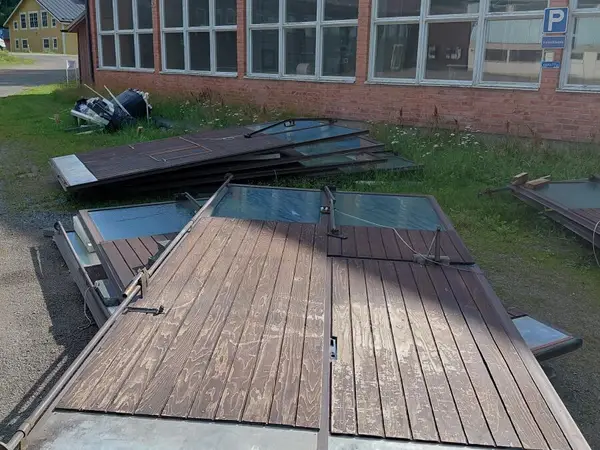 4 paria konehallin ovia 4 x 2 m