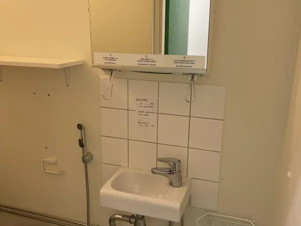 WC-kalusteet (nro 6) tila Äidinmaitokeskus 059