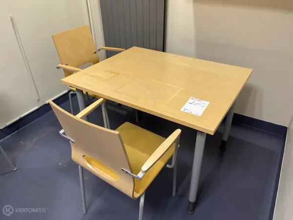 ISKU PÖYTÄ + TUOLIT 2kpl (nro 36) tila E2 Dialyysi 024