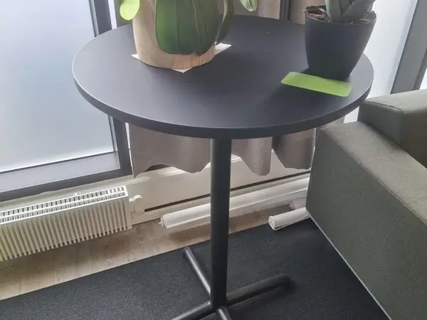 Baaripöytä, pyöreä, musta