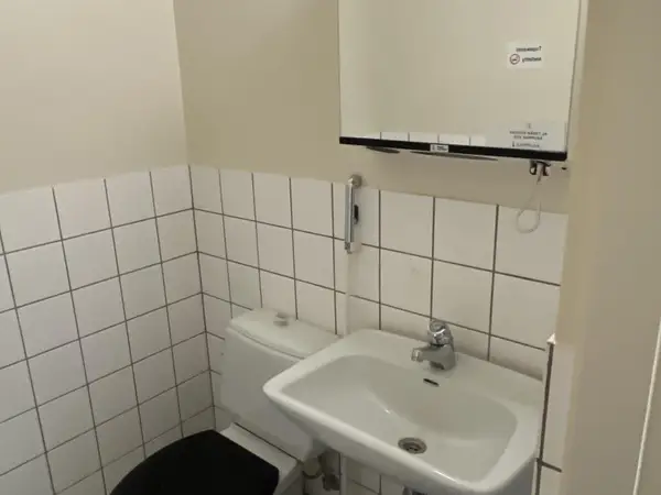 WC-KALUSTEET (nro 49) tila E2 Kipupoliklinikka 169