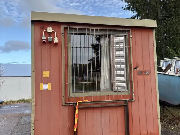 Työmaakontti (nro 35) tila V Piha 1